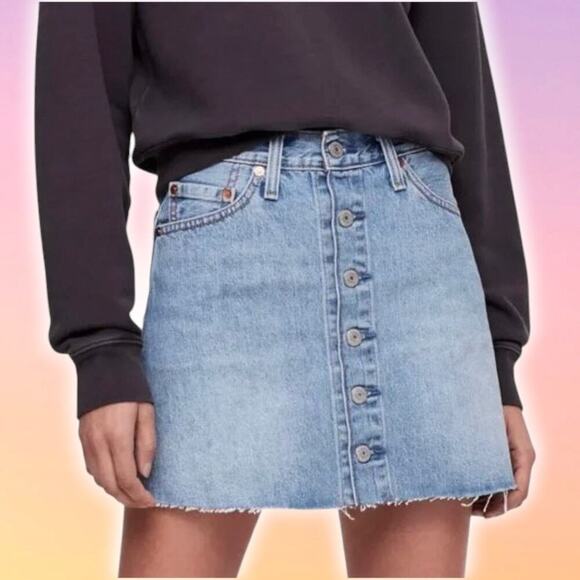 LEVI'S Premium Button Front Denim Mini Skirt Sz 24 Frayed Cut Off Hem - Picture 1 of 7